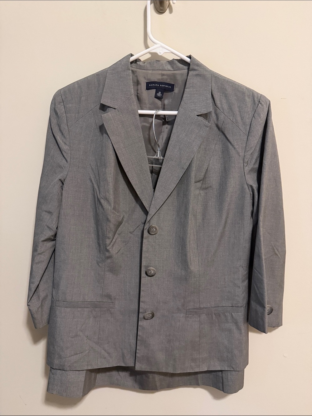 Banana Republic Women’s LightGray Blazer and Skirt Suit Set